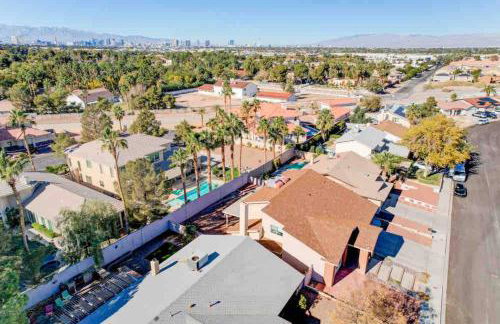 Arcade game room, 2 king beds, ev chargers - Foto 63