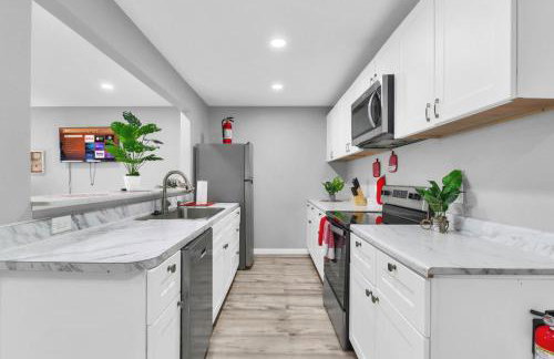 Spacious 2BR Condo close to Restaurants and Nightlife with WiFi - Foto 5