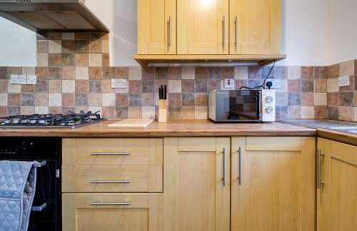 NEW 4 Beds Huge Driveway for LWBs Group Base Willenhall Bilston Junction 10 M6 A454 Keyway Junction A463- Wolverhampton Walsall--Bloxwich - I54 Business Park-Molineux Stadium - BY Samina - ARZ Stays - Regular Work & Long Stays Available - Foto 32