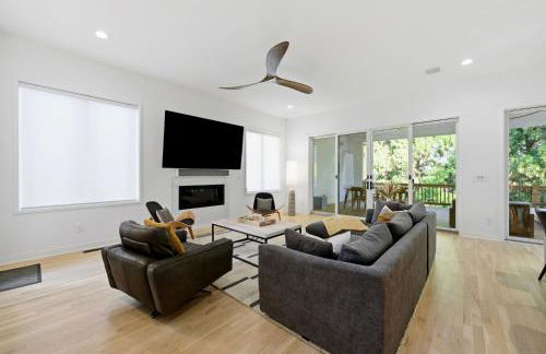 4BR Urban Oasis with Rooftop and Jacuzzi - Foto 2