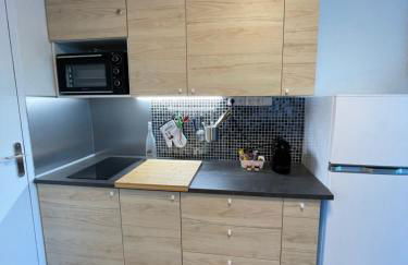 Studio vue port, belle terrasse, piscine - Foto 8