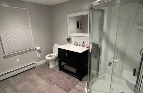 Premium Private Suite with Parking and Workspace - Foto 22