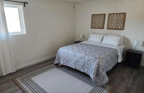 Mid-century rural ranch house minutes to the strip - Foto 11