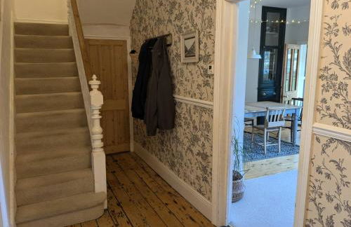 Charming 3-Bedroom House in Bristol with Garden - Perfect for Families - Foto 3