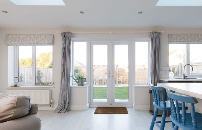 4BR Beach House Sleeps 10 - 5 Mins Walk to the Sea - Foto 71