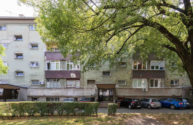 Bright 2bdr Apartment With a Balcony - Photo 17