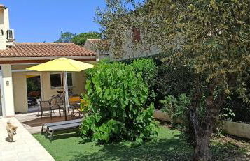 Maisonnette calme avec jardinet - Photo 2