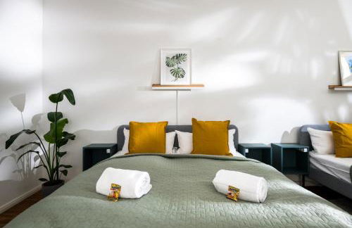 Sonnig & Helle Wohnung Alexanderplatz in 15min zu erreichen, Herthastraße sehr schön und groß für Gruppen geeignet - Photo 4