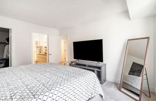 Sharon Green apartments by FantasticStay - Photo 66