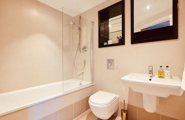 Deluxe City Apt, Riverside Canal View&free Parking - Foto 7