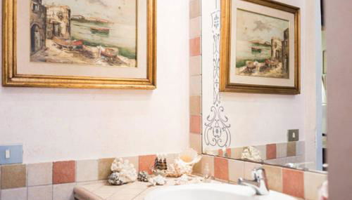 Pretty loft Viterbo medieval town Condividi Salva - Foto 5