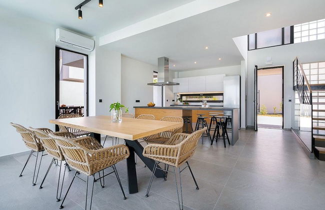 Sea View 4 Bedroom Villa With a Heated Pool - Foto 4