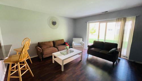 Spacious 2BR2BA Monthly Discount - Photo 1