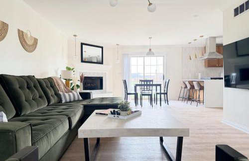 Shoreham Luxe Vibrant 4BR 2,5BA with Waterfront - Foto 1