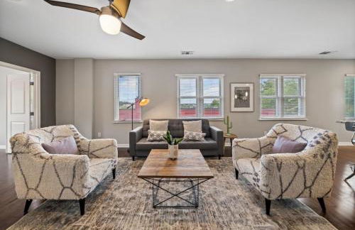 Classy 2BR Condo Near City Centre - OTR, UC, Zoo - Foto 3