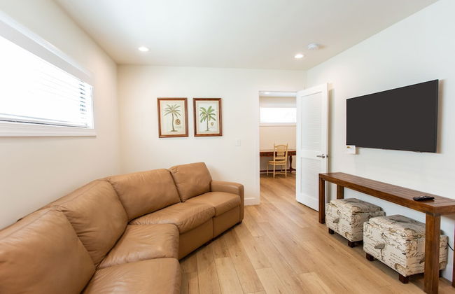 Sorrento Luxury Vacation Home: Expansive 5-Bedroom, 4.5-Bath Retreat with Private Pool, Hot Tub, and Pet-Friendly Accommodations – Just a Short Walk from Stunning Vanderbilt Beach - Foto 18