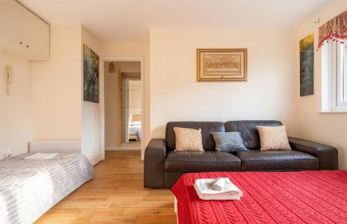 Cosy 1-Bedroom Glenville Escape -Sleeps 4 -Fast Wi-Fi - Foto 14