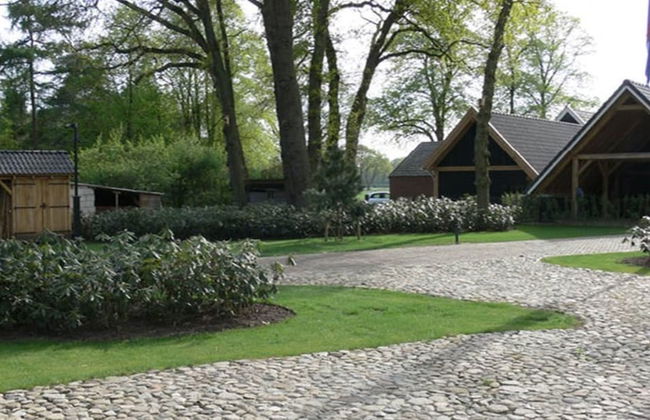 Charming Holiday Home in Nijverdal with Hot Tub - Foto 37