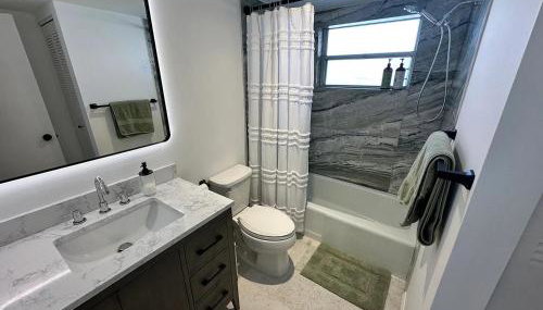 5 min walk to #1 beach in America Canal View - Foto 2, Shower