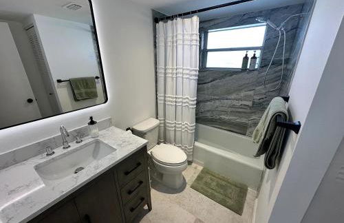 5 min walk to #1 beach in America Canal View - Foto 2