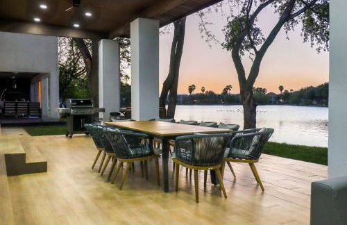 Lake Home: Relax and Unwind in Mission Hidden Gem - Photo 34