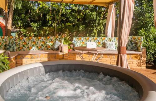 Villa Sitges Ilusión 15 minutes by car from Sitges Sleeps 16 people XXL swimming pool - Foto 7