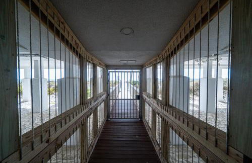 Edgewater Oasis Gorgeous Resort Condo on Beach! - Photo 48