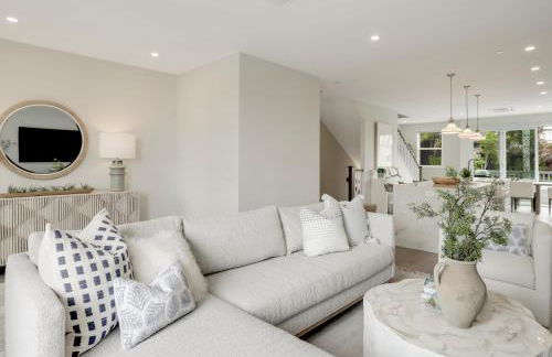 Coastal retreat near the beach w Panoramic Ocean Views, Rooftop Deck, & Firepit - Foto 15