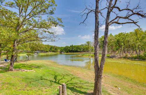 Relax Fireside! Waterfront Malakoff Home with Pool - Foto 38