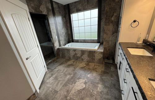 Peaceful 4 bedroom house near lake access - Foto 8