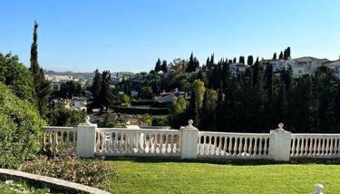 Beautiful Villa With Pool Scenic Views Sleeps 8 - Photo 5