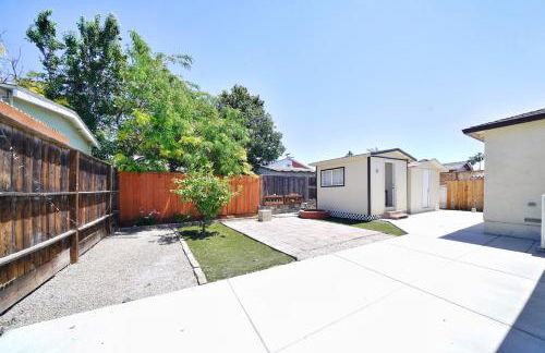 @ Marbella Lane - Vibrant 4BR RWC Ldry + P - Foto 76