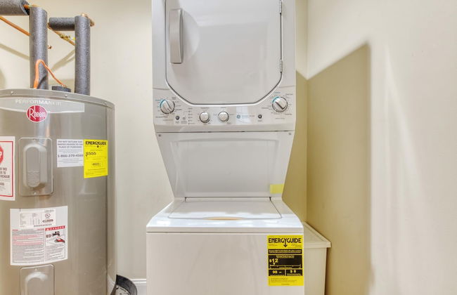 Cherry Suites 2BR Apt w W D Arcade Machine - Foto 18