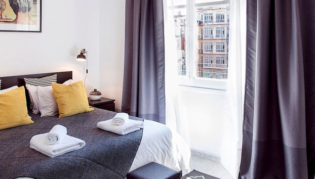 Prime Eixample Hideaway 6 Guests With Balcony by Myrentalhost - Foto 2, Habitación