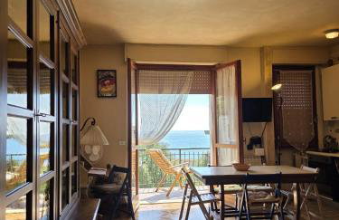 Sea View Apartment with Terrace & Free Parking - Photo 24