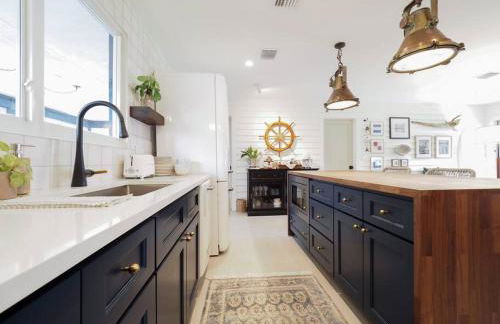 NEW Luxury Coastal Cottage w Pool Jupiter FL - Photo 5