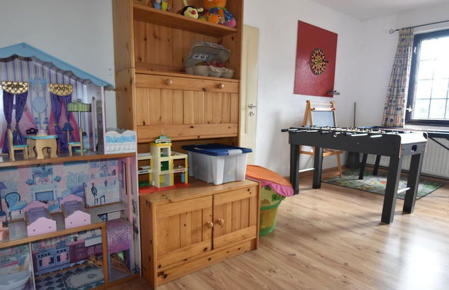 Lavish Holiday Home in Abertamy near Ski Area - Photo 13