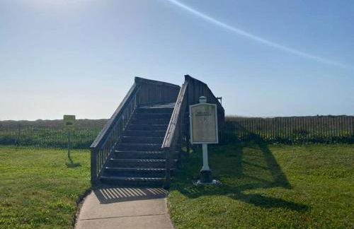 Rise and Shine Beach House with Ocean Views and Pointe West Resort Pools - Foto 31