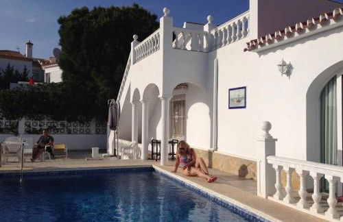 Villa with Private Pool and Gorgeous View - Photo 33