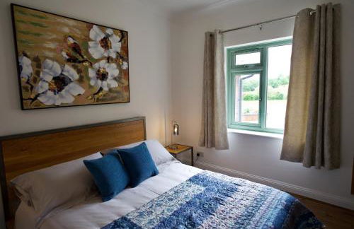 Tring Grange Cottage Sleeps 2 with Onsite Parking - Photo 32