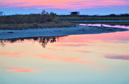 Infinite Blue, Horizon, Elegance, Hospitality - Photo 1