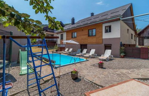 4 Bedroom Stunning Home In Plaski - Foto 8
