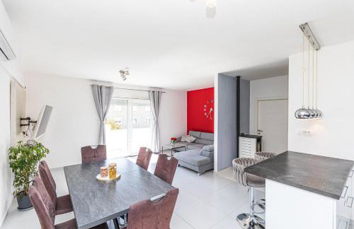 Apartman Luci - Private Heated pool - Photo 29