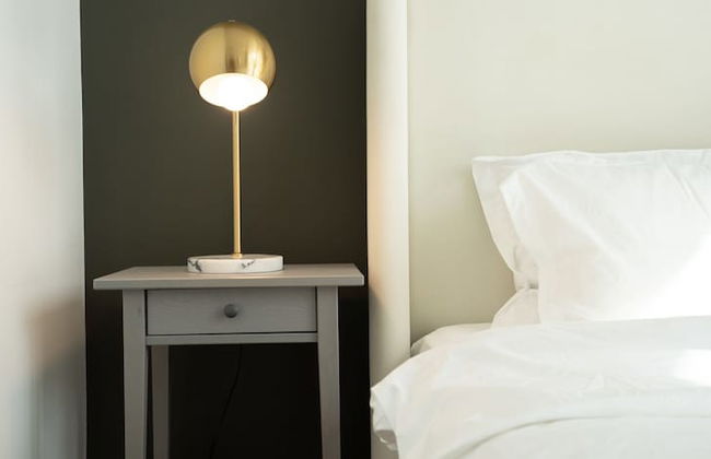 Aya - Awe-inspiring 2BR in City Walk with Balcony - Photo 3