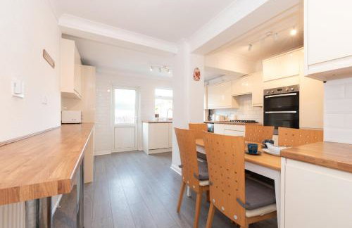 4 Bedroom Family Home In South East London - Photo 27