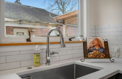 3 BR Loyal Heights Charmer Patio and Lawn - Foto 14