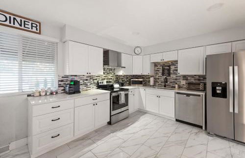 Private Upper Unit Home, Pet Friendly, Min to DT - Foto 20