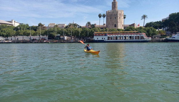 Remando en los kayaks