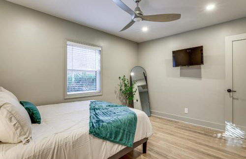 Decatur Gem Modern Kitchen, Deck and Fireplace! - Foto 16