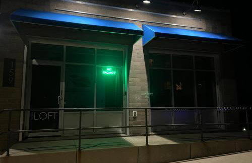 Dragonfly loft, hot tub, river views - Photo 16